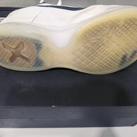 Kobe X Fundamentals Size 9 Men (White/Black/Gold) - Picture 8 of 14